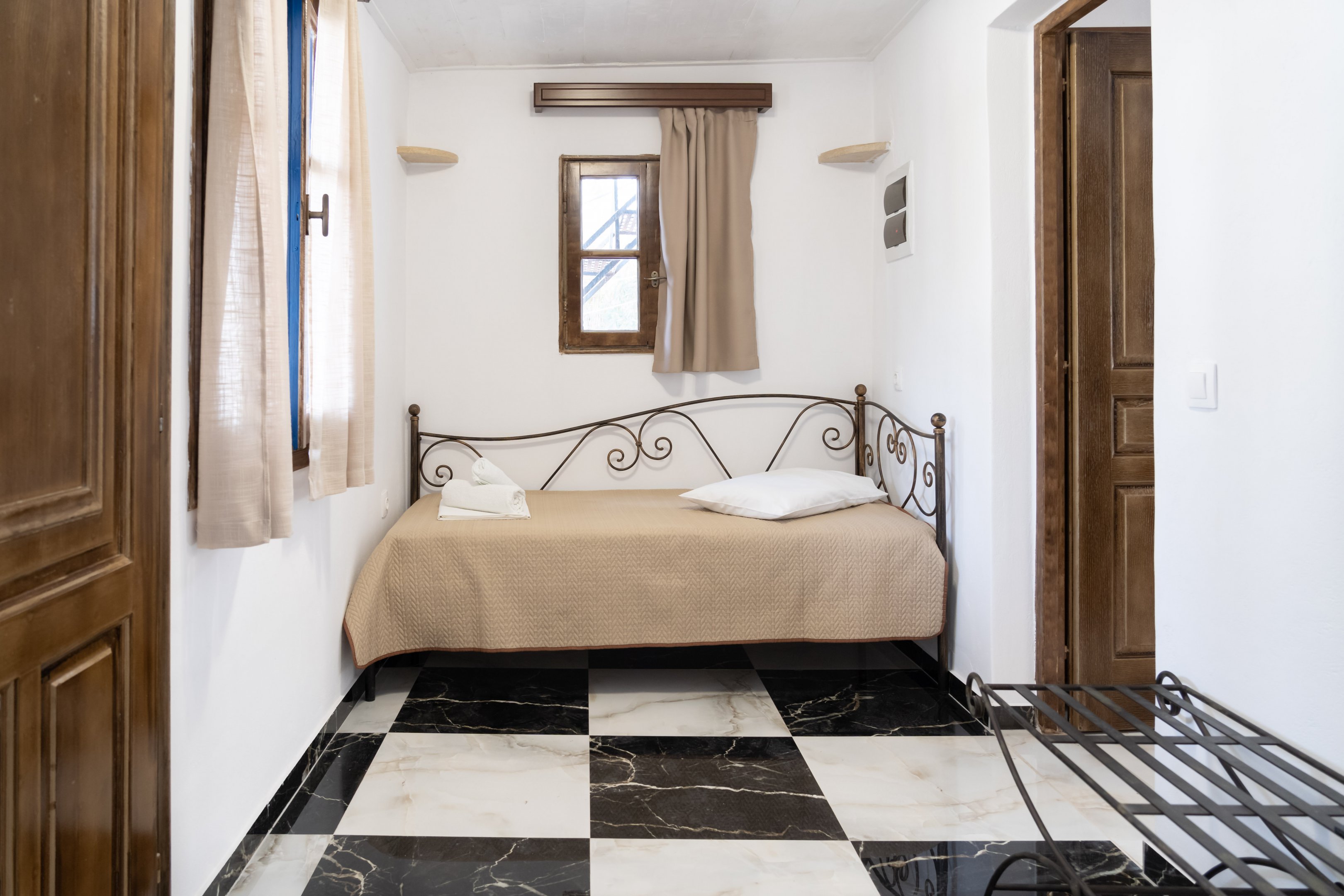 Family apartment with garden view (ground floor)