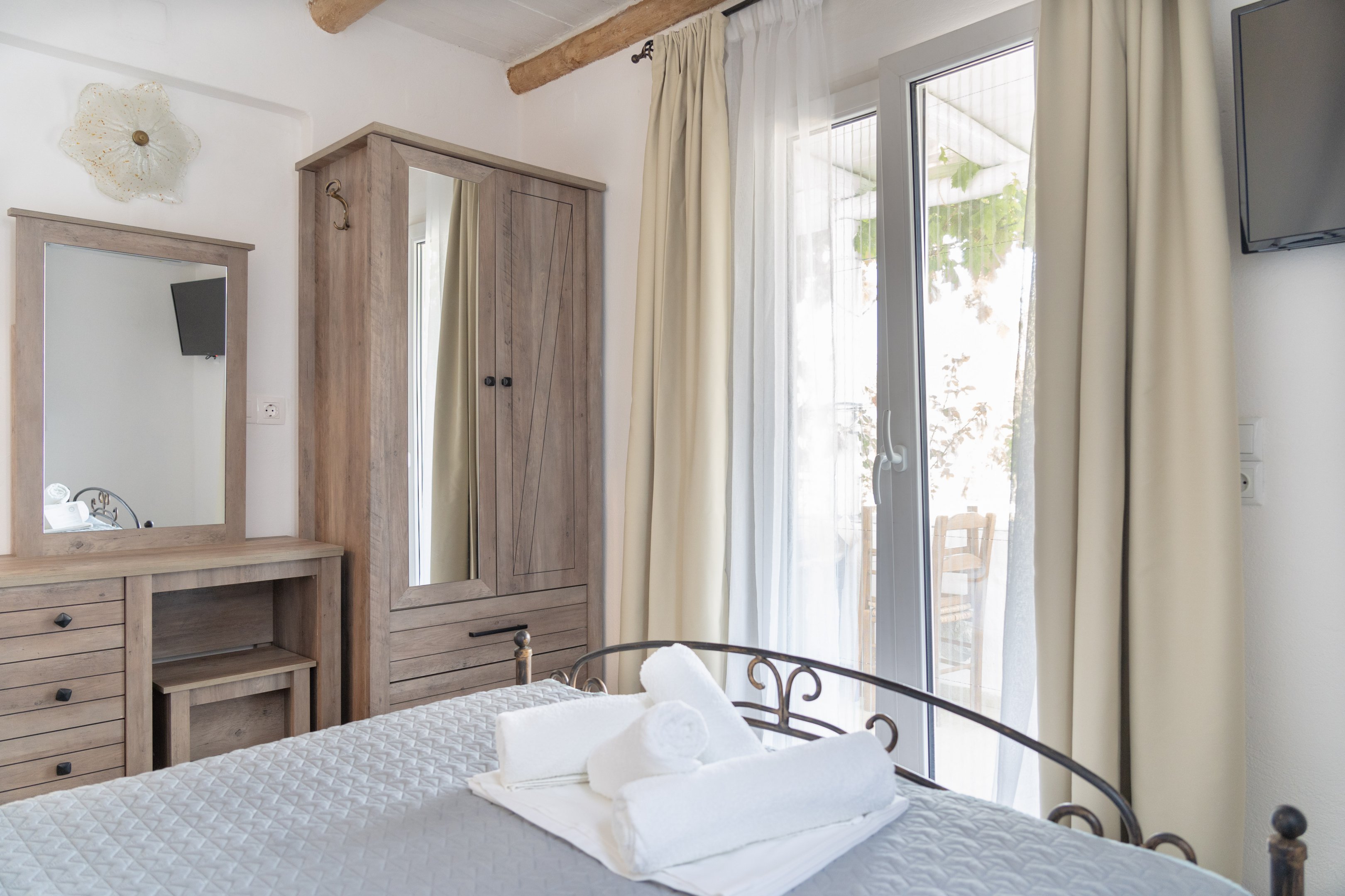 Family room with garden view (ground floor)